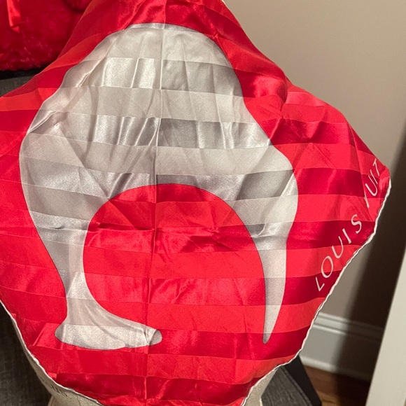 Louis Vuitton Red and Gray Scarf - Picture 6 of 10